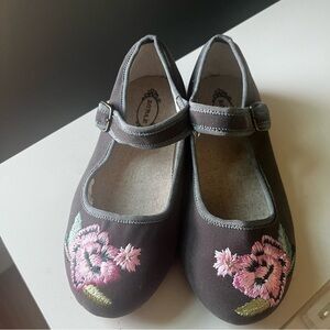 Joyfolie Embroidered Mary Jane Dress Shoes
